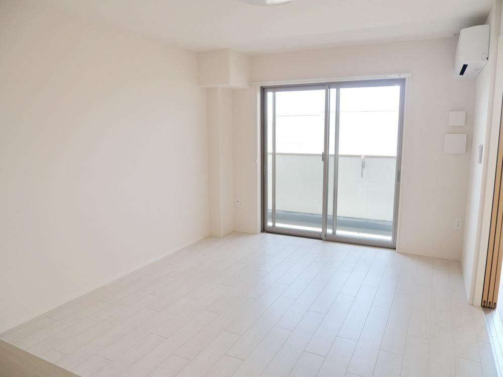 �y�����E���r���O�z�@