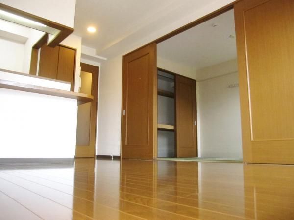 �y���ԁE���r���O�z�@