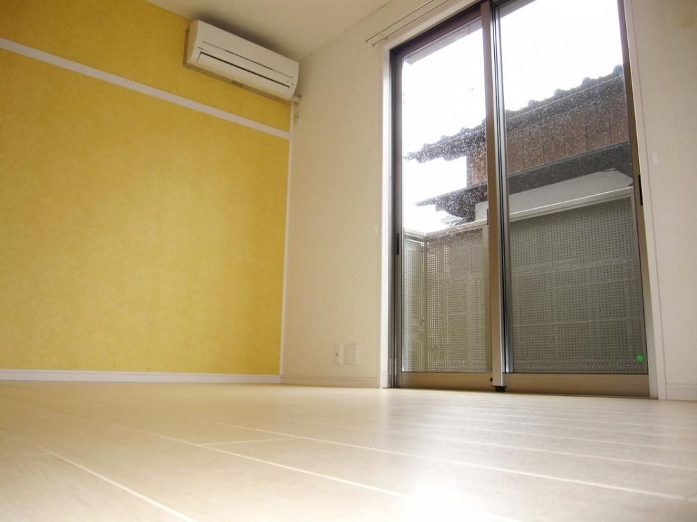 �y���ԁE���r���O�z�@