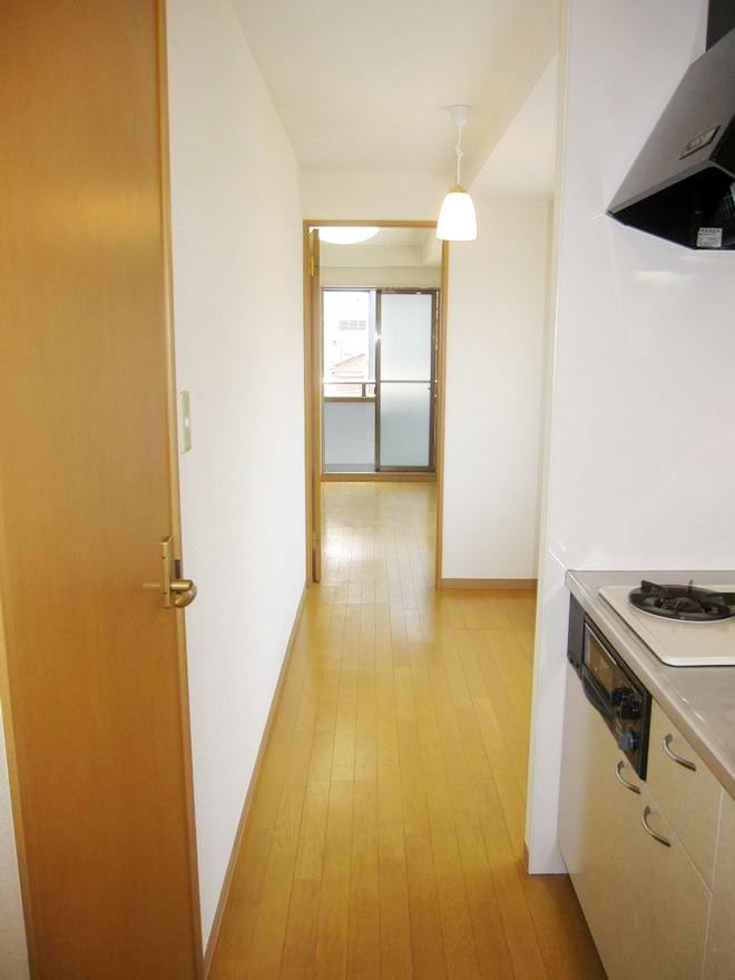 �y���ԁE���r���O�z�@