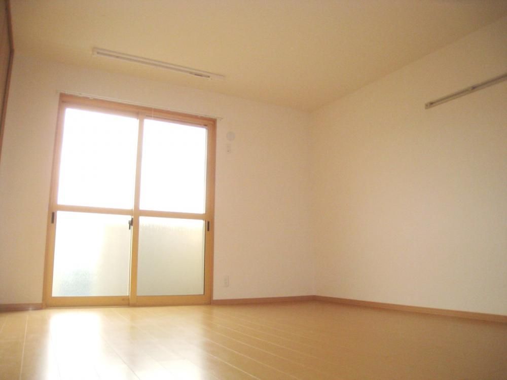 �y���]�z�@