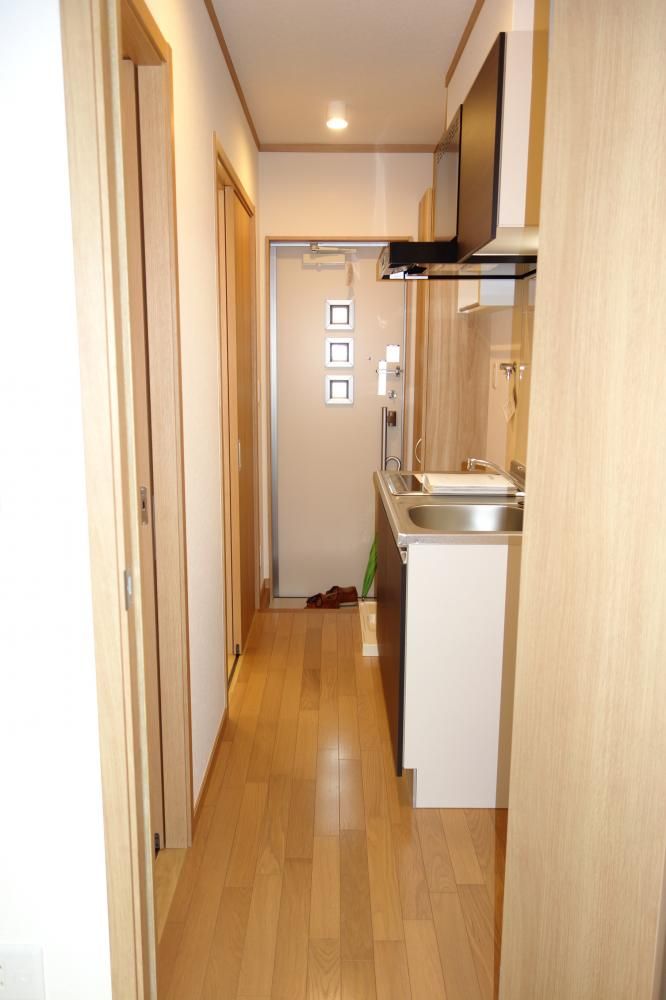 �y�Z�L�����e�B�z�@