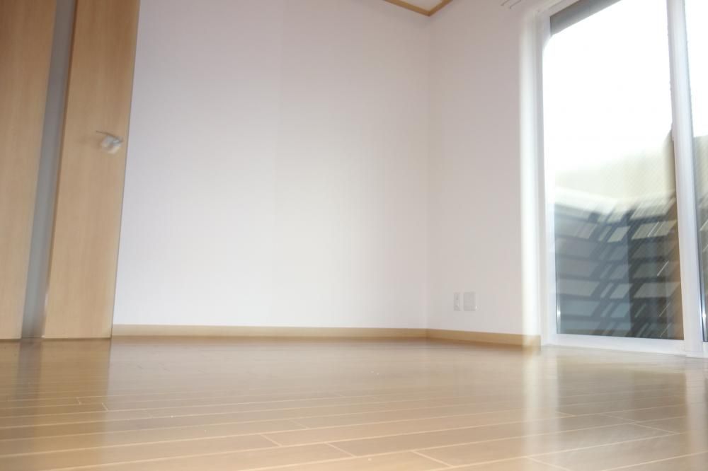 �y�����E���r���O�z�@