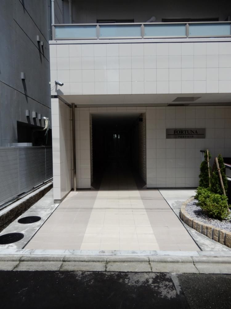 �y�G���g�����X�z�@