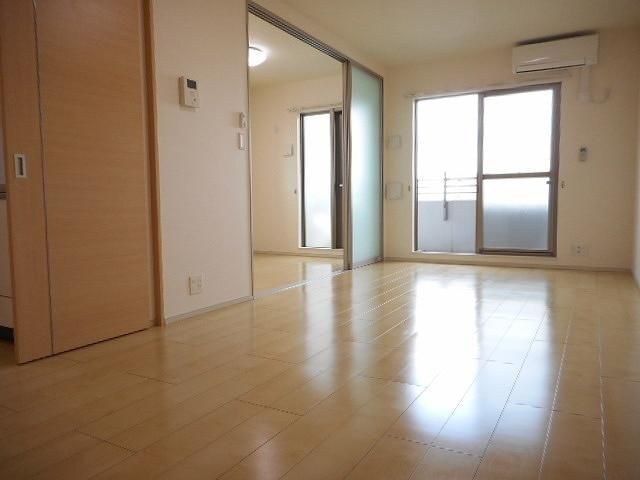 �y���ԁE���r���O�z�@