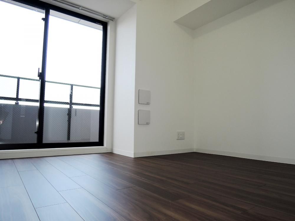 �y�Z�L�����e�B�z�@