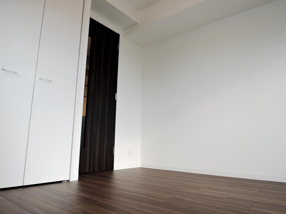 �y�Z�L�����e�B�z�@