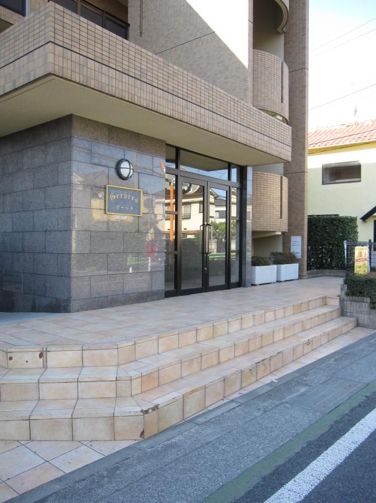 �y�G���g�����X�z�@