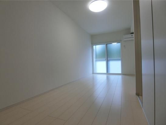 �y���]�z�@