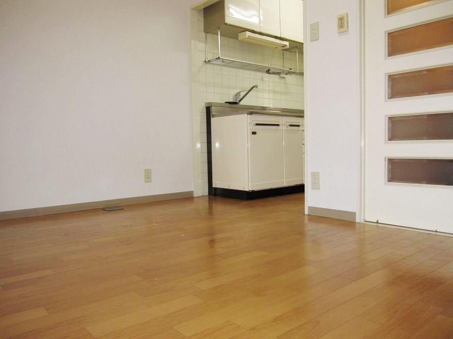 �y���ԁE���r���O�z�@