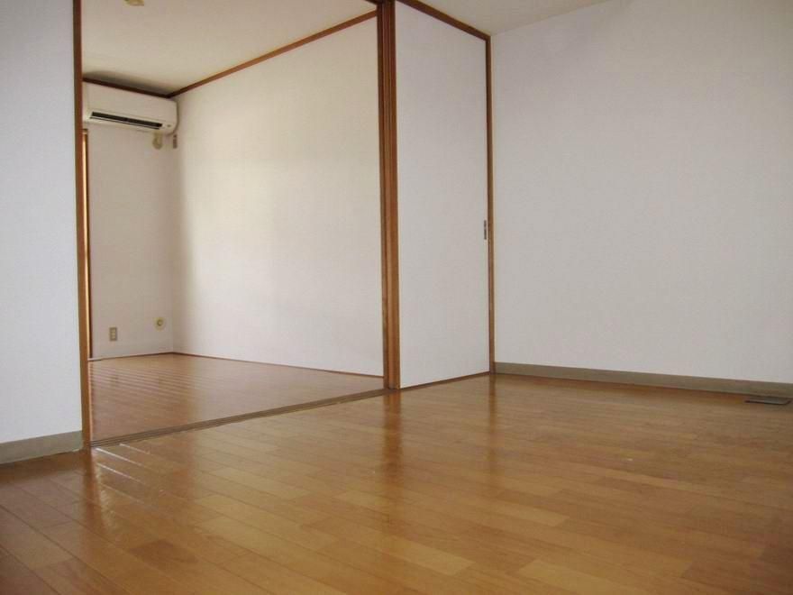 �y���]�z�@