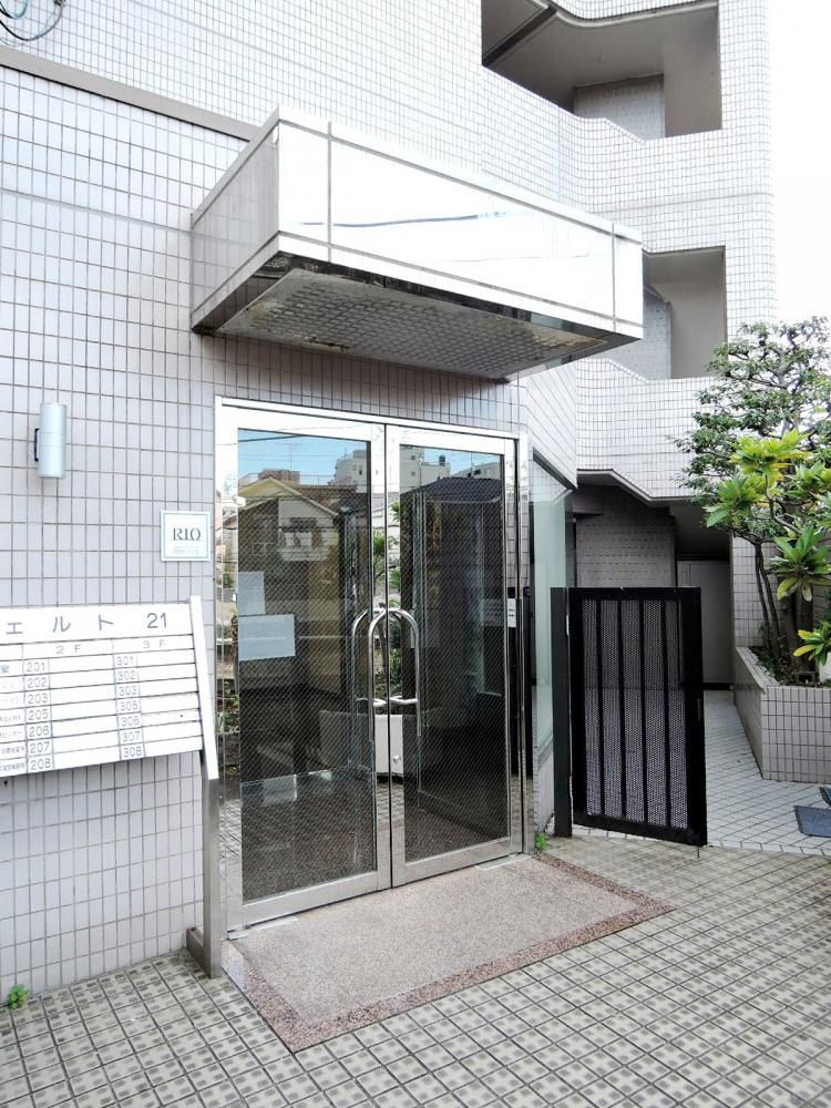 �y�G���g�����X�z�@