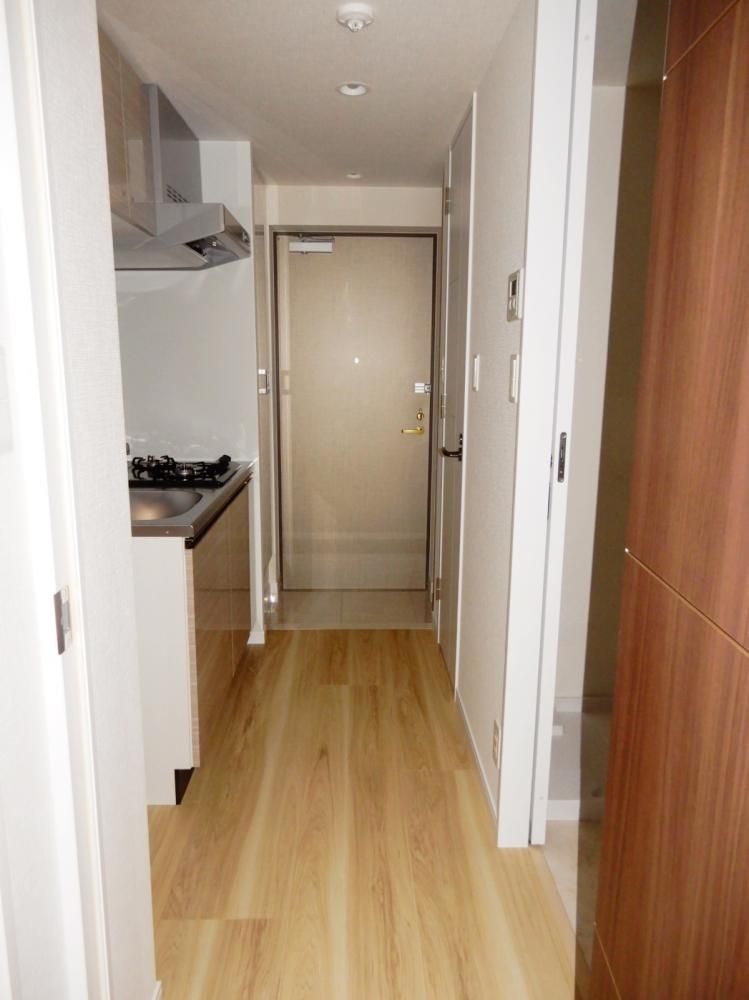 �y�Z�L�����e�B�z�@