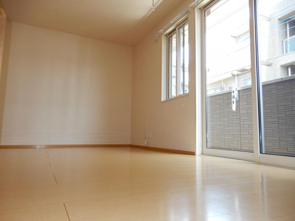 �y���]�z�@