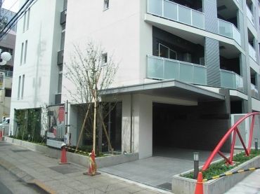 �y�G���g�����X�z�@