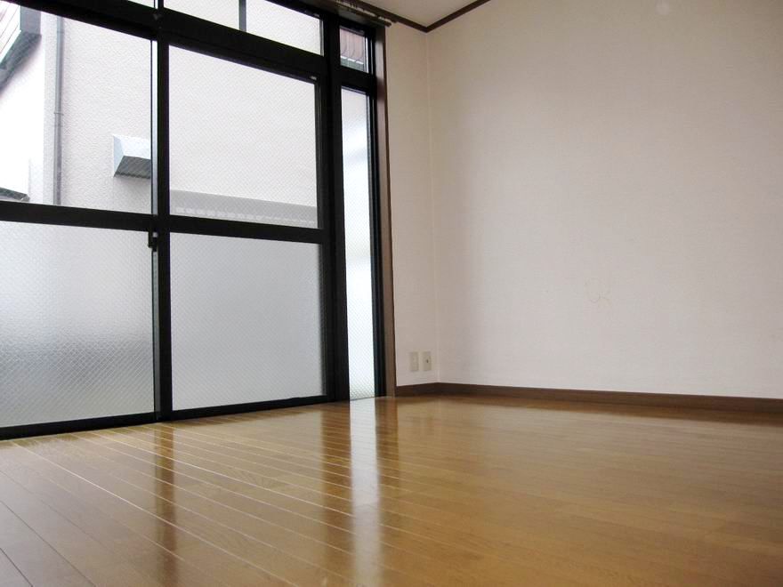 �y���]�z�@