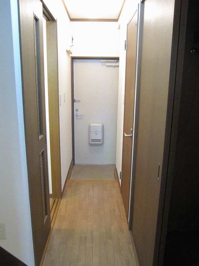 �y�Z�L�����e�B�z�@