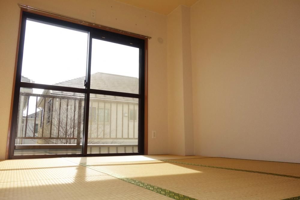 �y���]�z�@