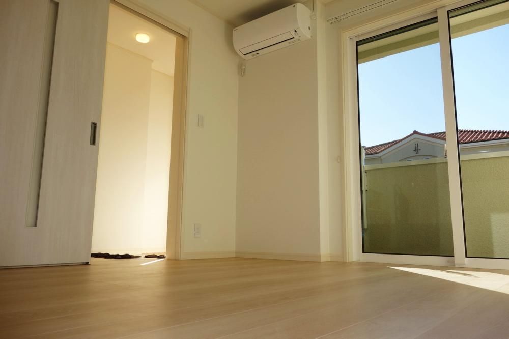 �y�Z�L�����e�B�z�@