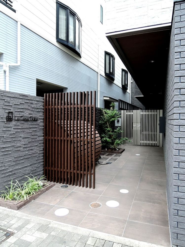 �y�G���g�����X�z�@