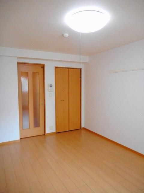 �y���ԁE���r���O�z�@