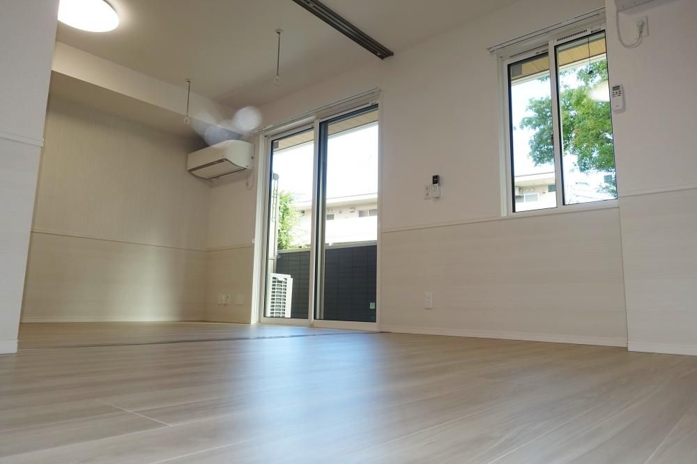 �y���]�z�@