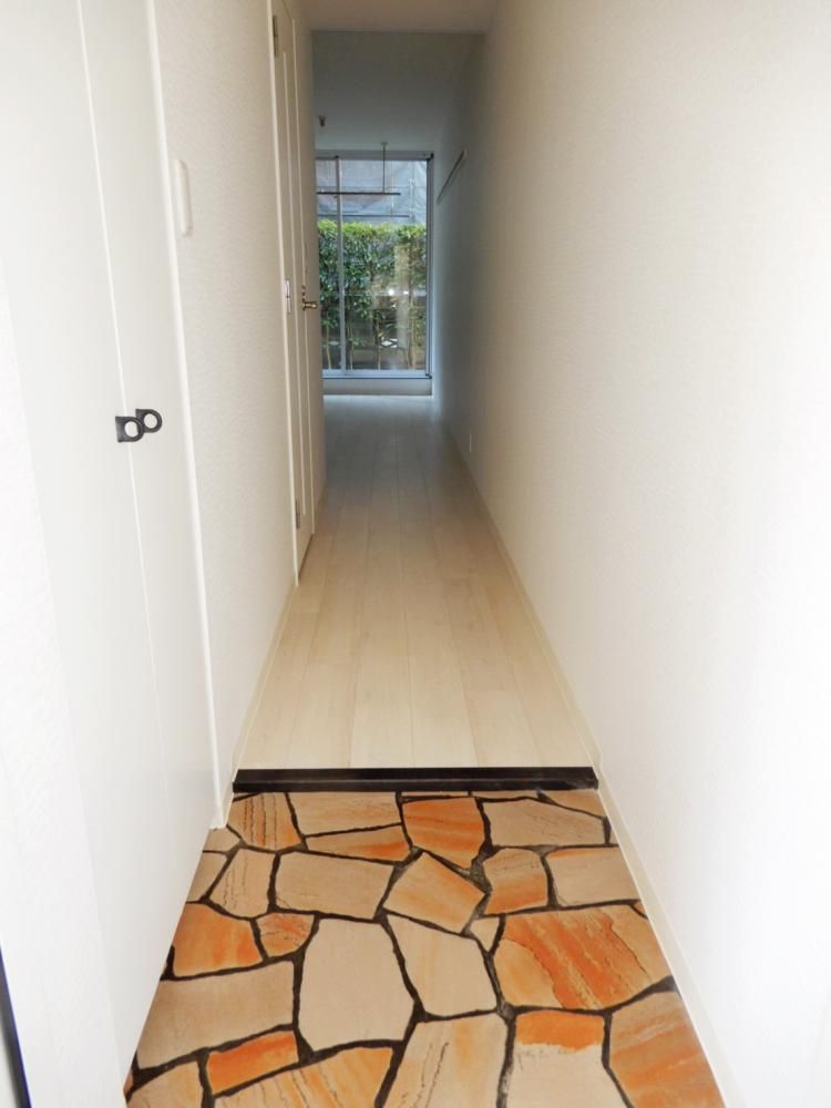 �y�Z�L�����e�B�z�@