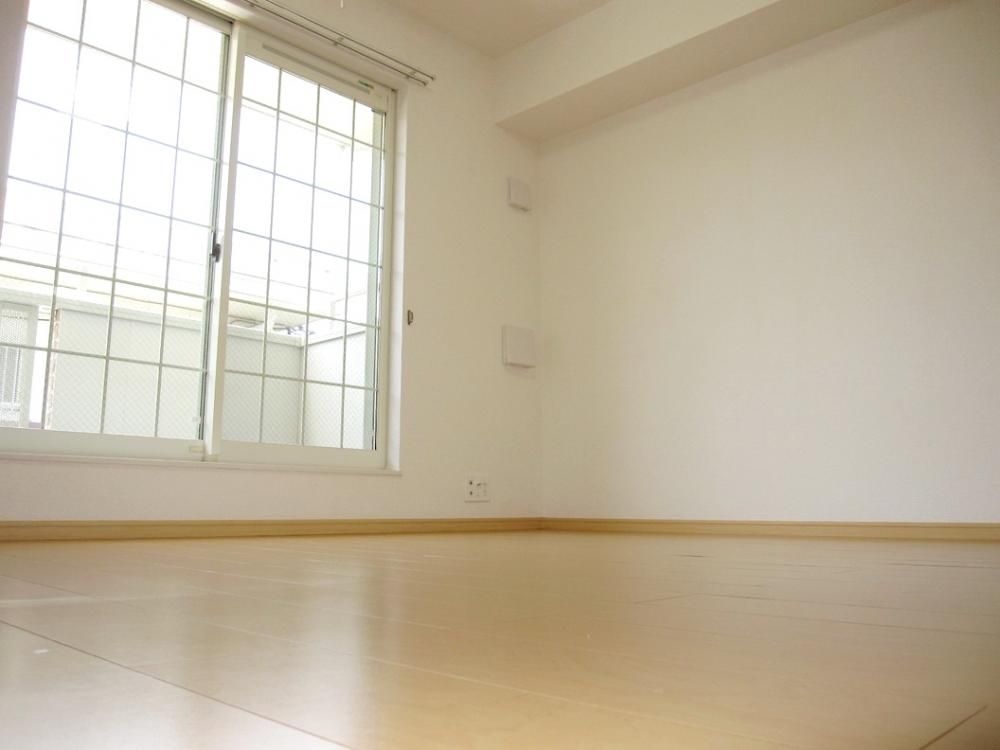 �y���]�z�@