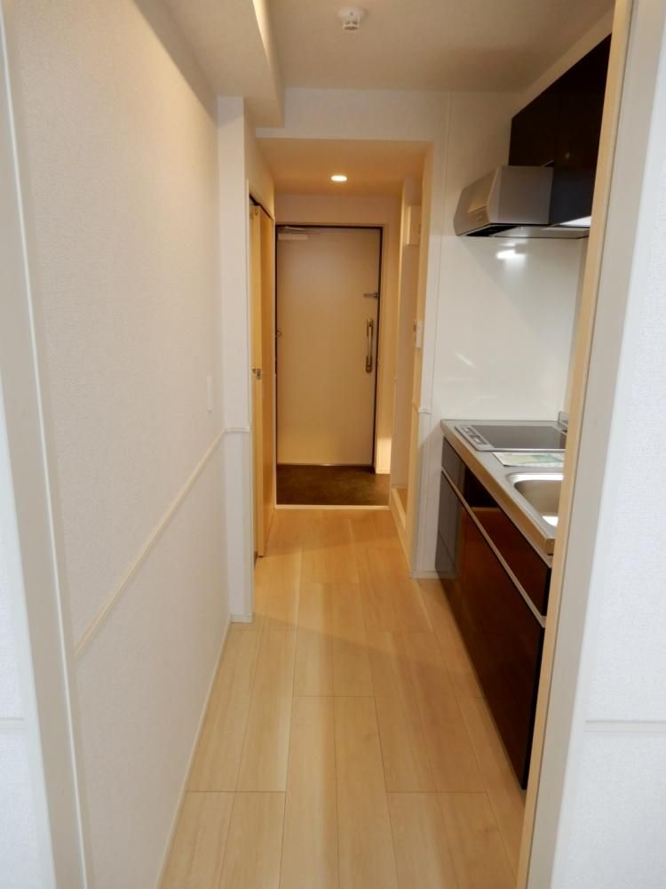 �y�Z�L�����e�B�z�@