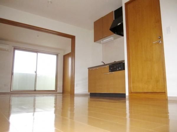 �y���ԁE���r���O�z�@