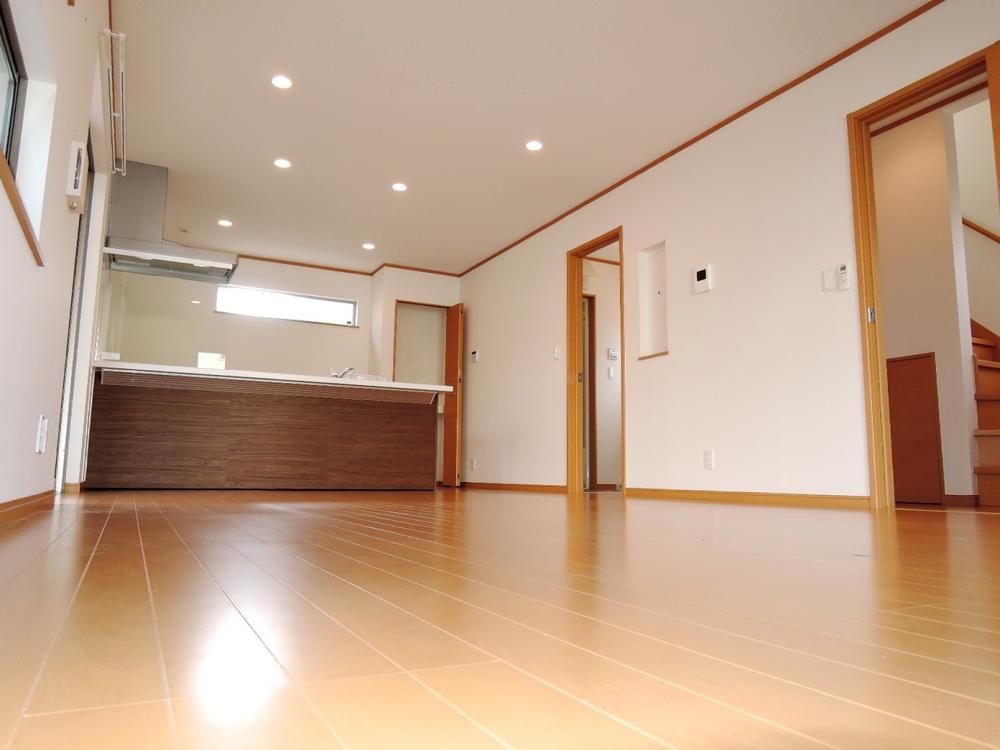 �y���ԁE���r���O�z�@