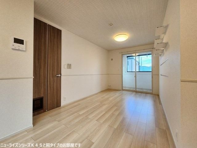 �y���ԁE���r���O�z�@���d�l�^�C�v