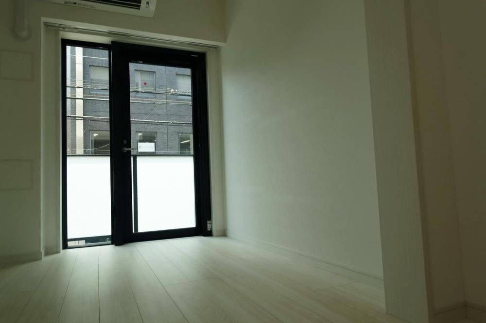 �y���]�z�@