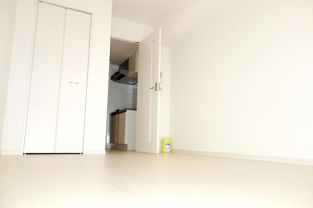 �y�Z�L�����e�B�z�@