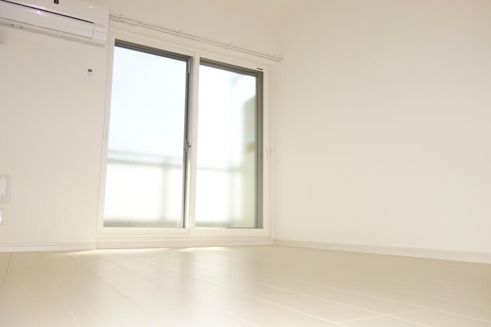 �y�����E���r���O�z�@