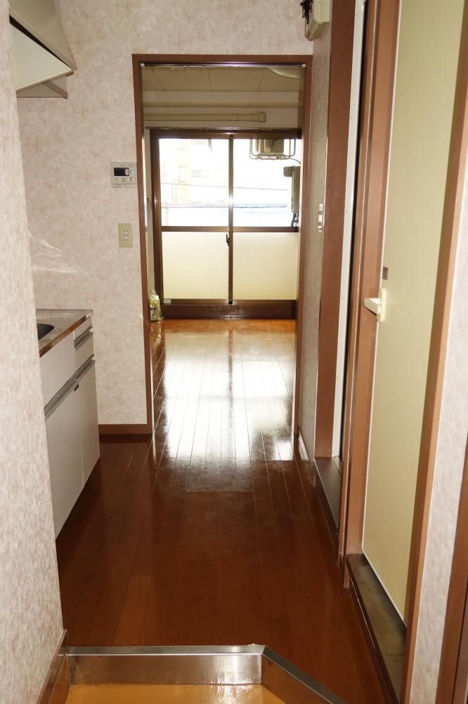 �y���]�z�@