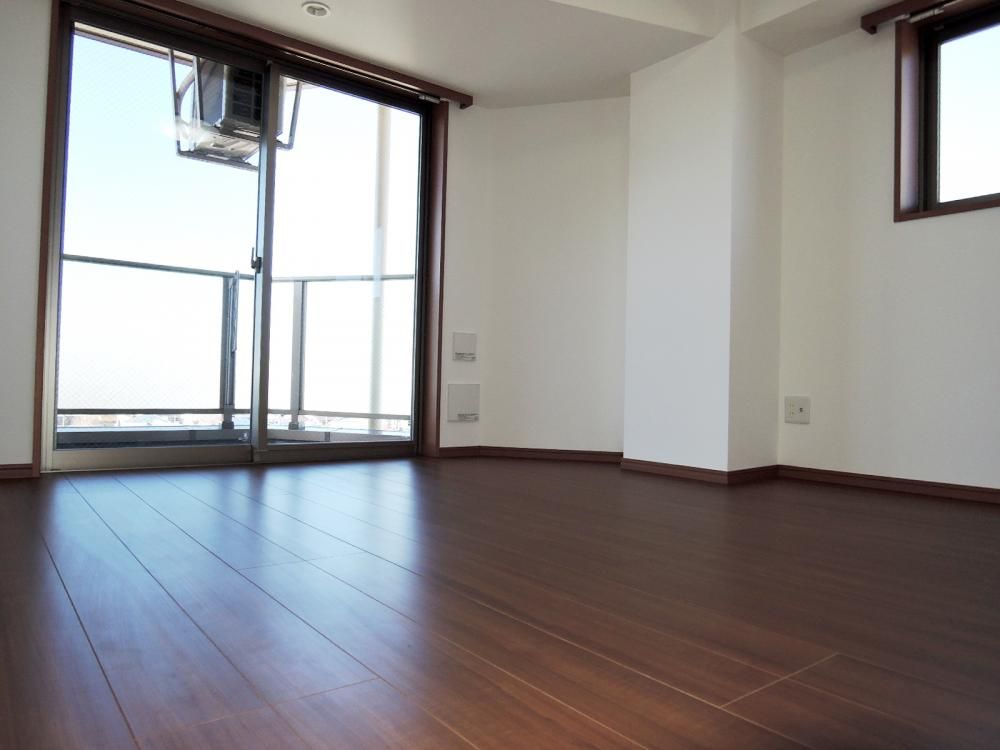 �y���ԁE���r���O�z�@