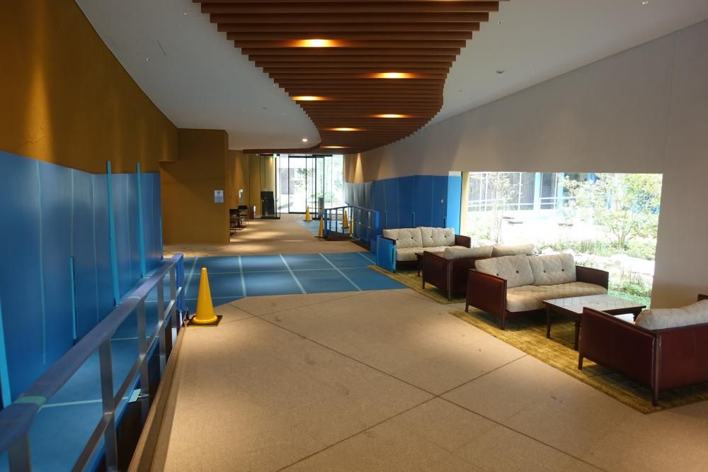 �y�G���g�����X�z�@