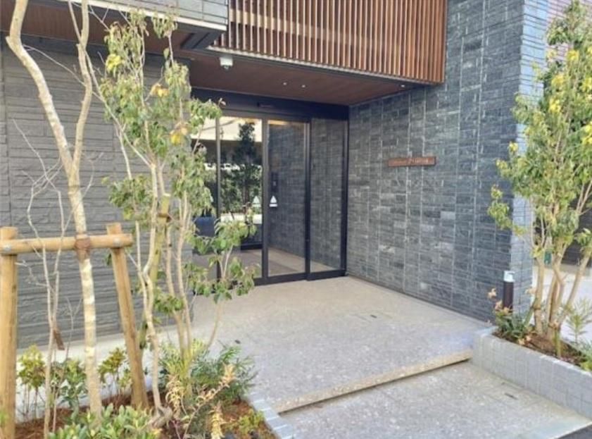 �y�G���g�����X�z�@