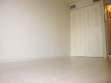 �y�Z�L�����e�B�z�@