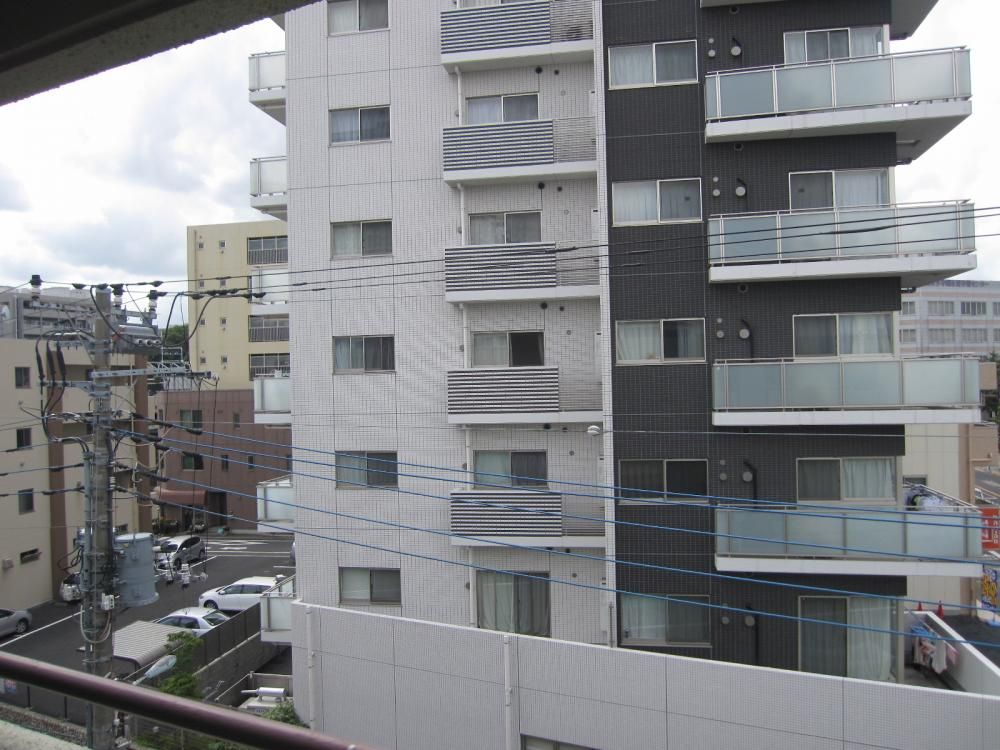 �y���]�z�@