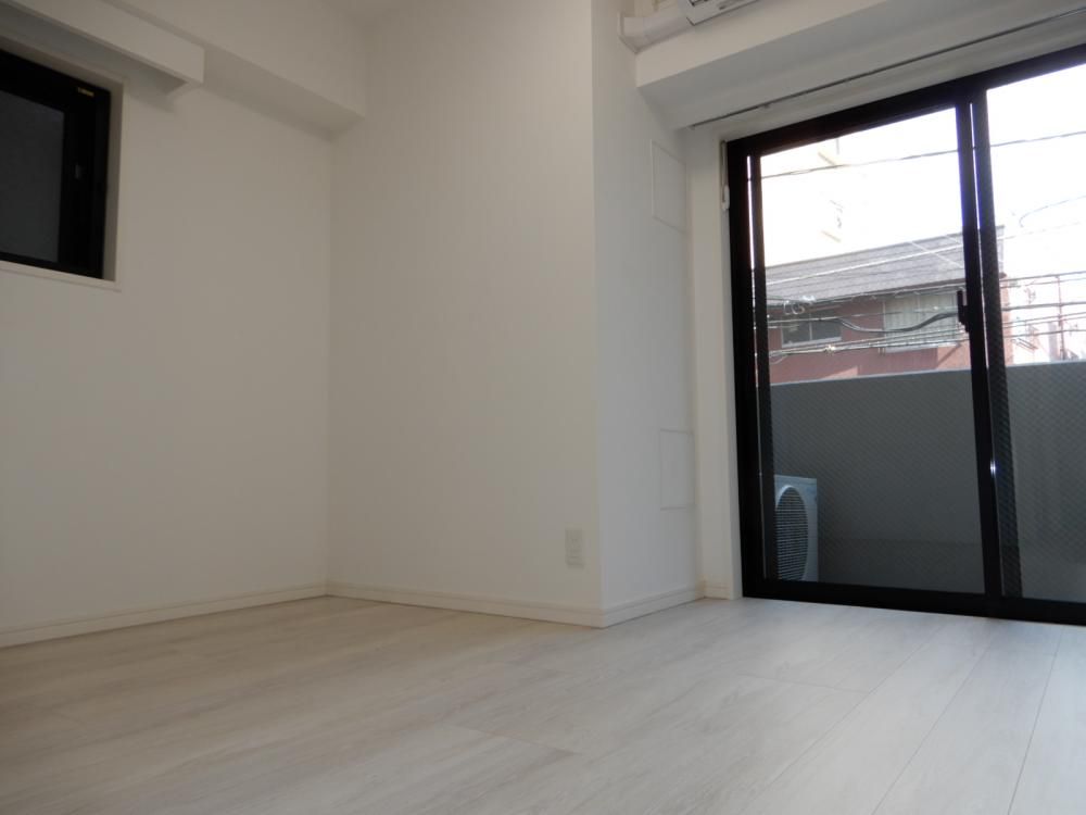 �y�����E���r���O�z�@