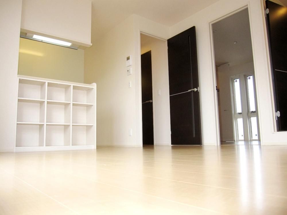 �y�Z�L�����e�B�z�@