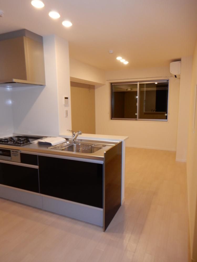 �y�����E���r���O�z�@