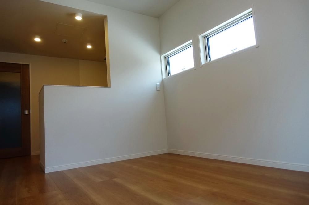 �y���ԁE���r���O�z�@