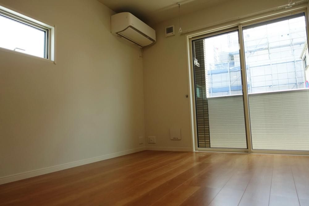 �y���]�z�@