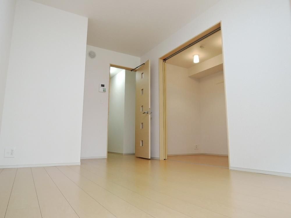 �y���ԁE���r���O�z�@