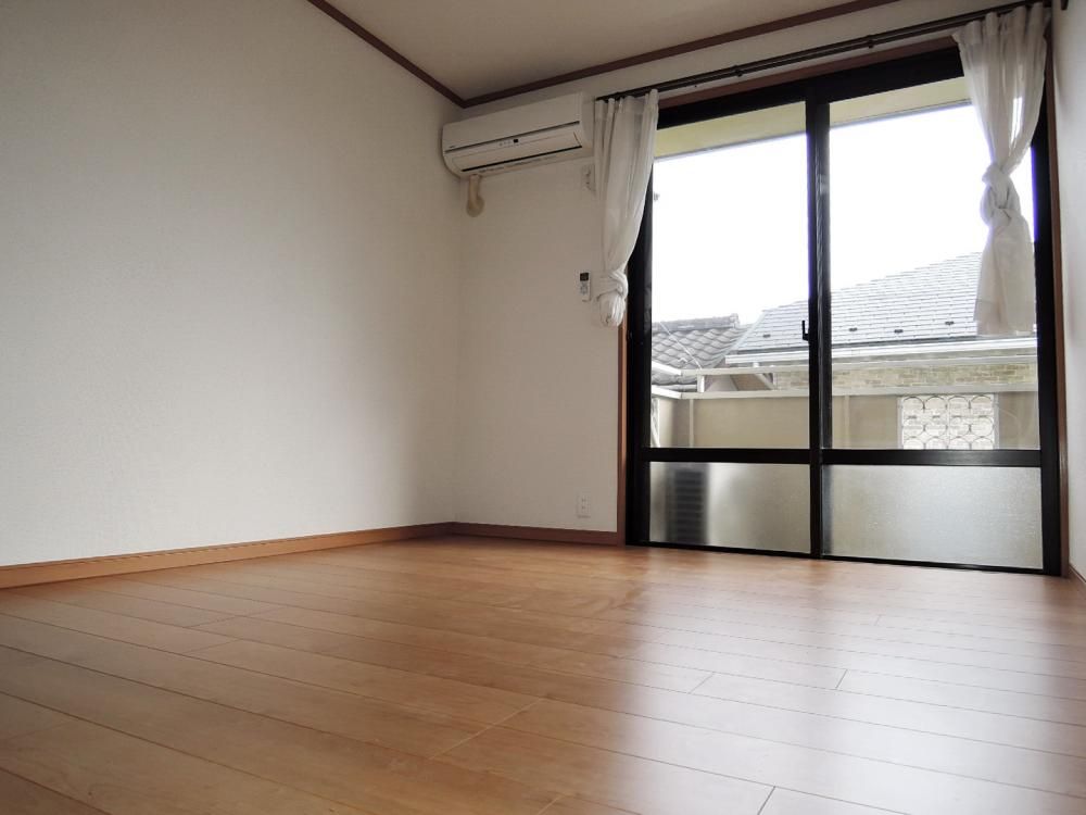 �y���]�z�@