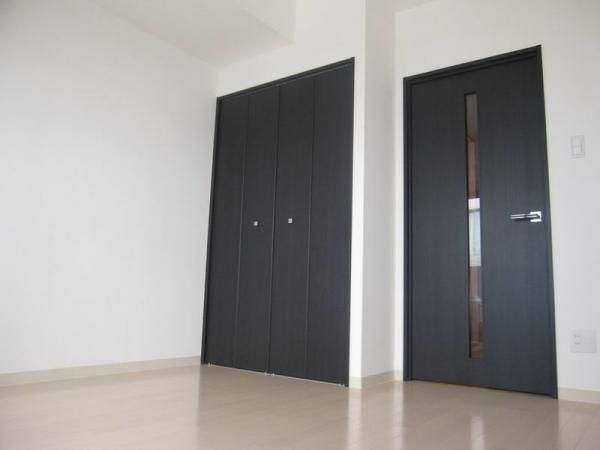 �y�Z�L�����e�B�z�@