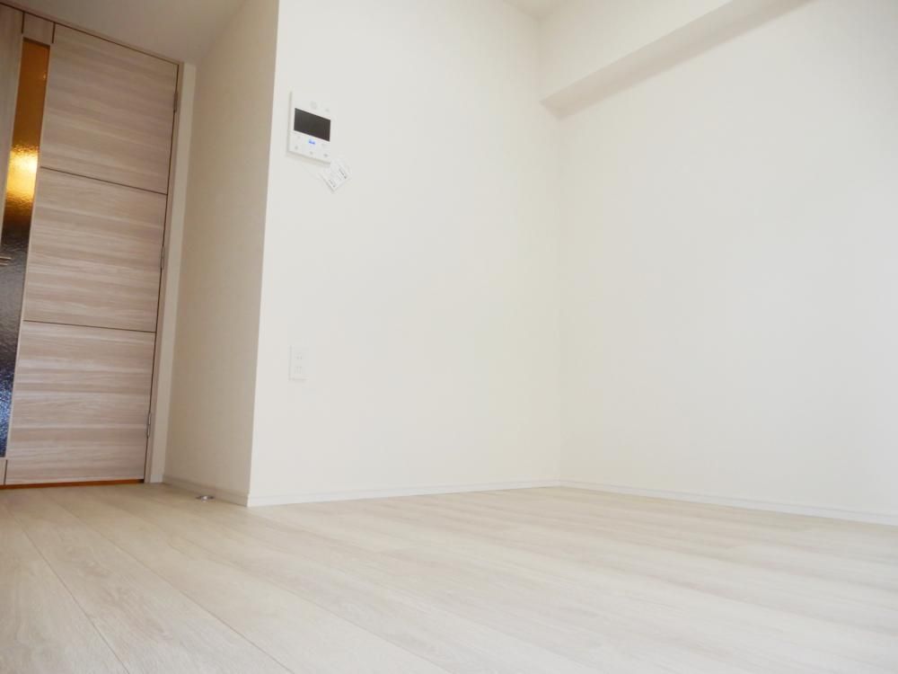 �y�Z�L�����e�B�z�@